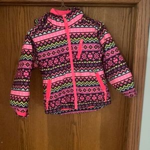 Children’s place XS-4, 3-1 winter coat. Pink and black with geometric design